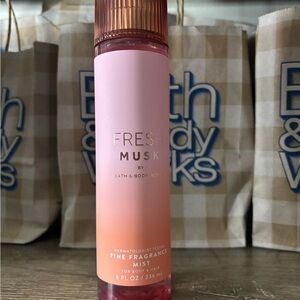 Bath & Body Works Fresh Musk Fragrance Mist - Pink and Orange
